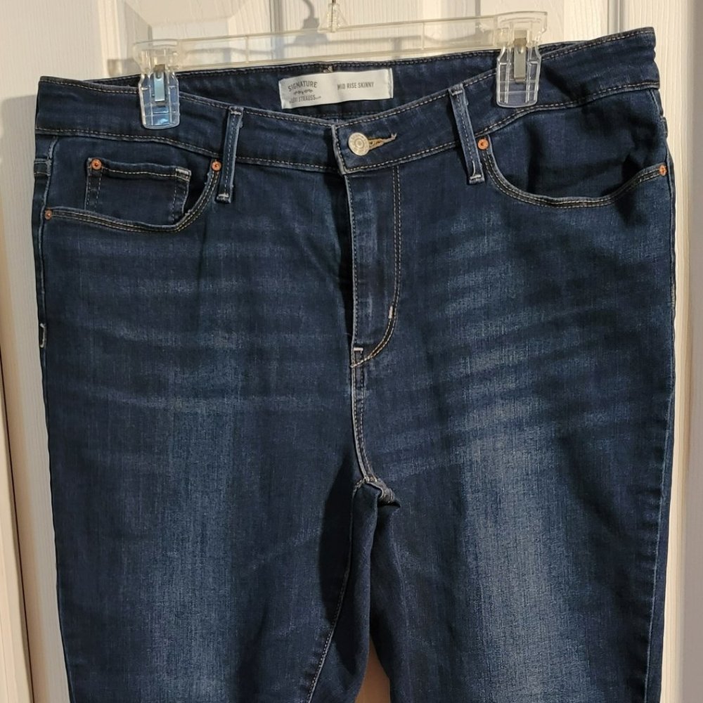 Signature Levi Strauss Jeans Dark Wash, Mid Rise Skinny